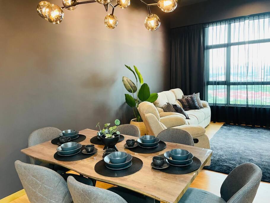 Serene Imperium Apartment *