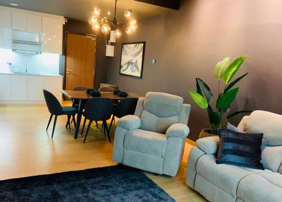 Serene Imperium Apartment *